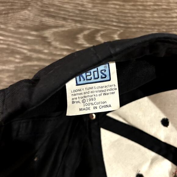 EUC Vintage 1993 Keds Looney Tunes Taz Basketball Black Snapback Hat Adjustable - Picture 7 of 14